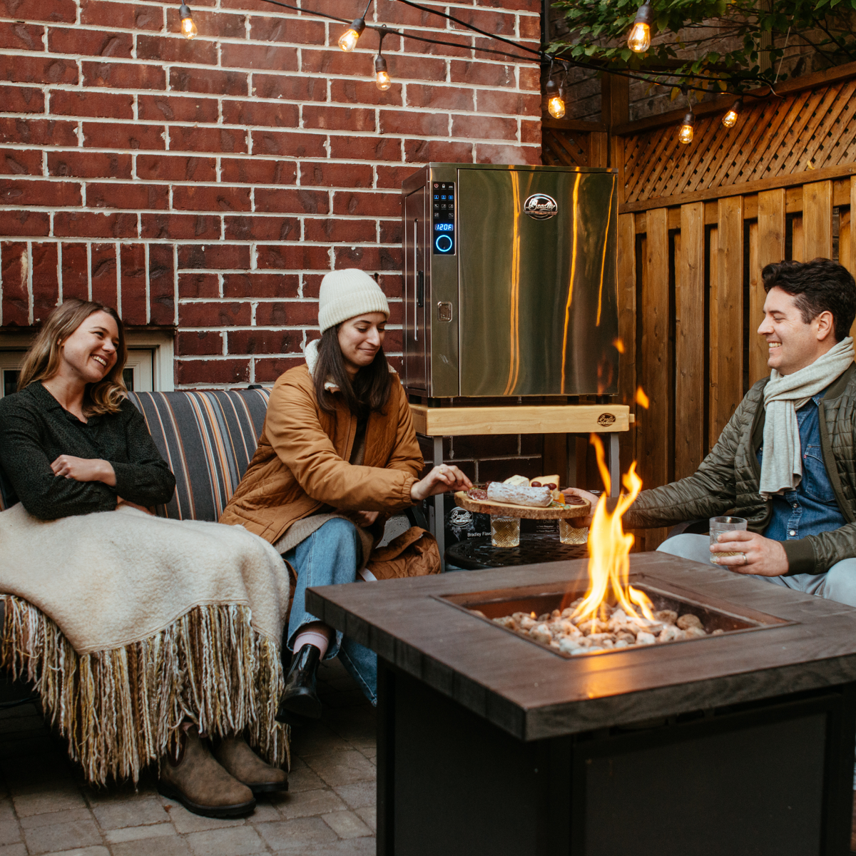 OutdoorLiving-PR people hanging out on porch